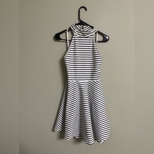 Minkpink Find Me Guilty Halter Dress Black White Stripes New Size Large 12 Mini